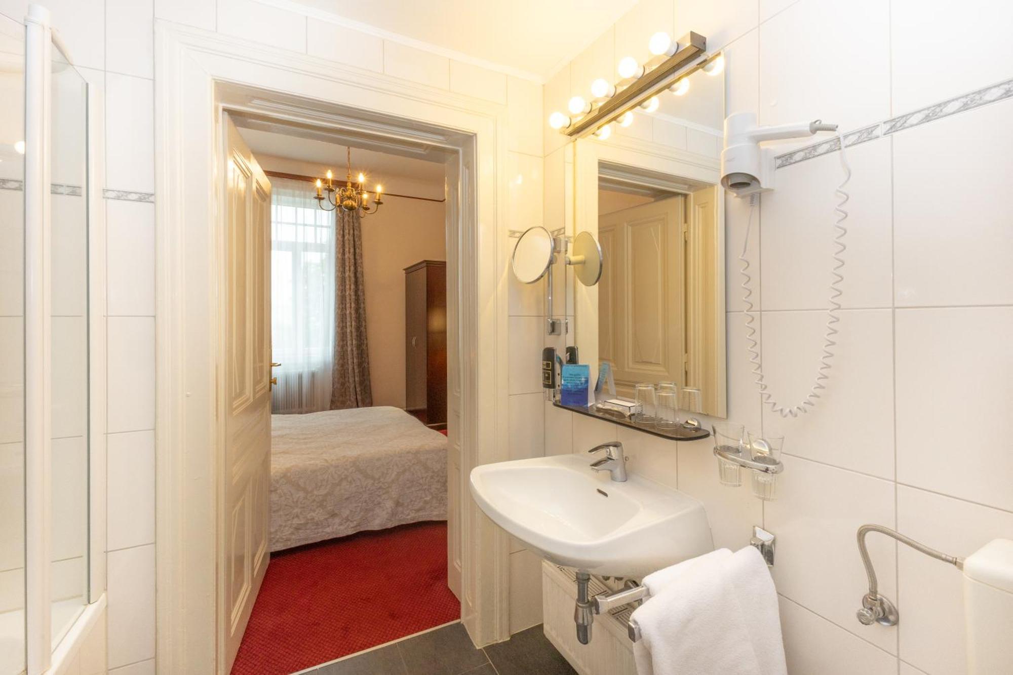 Hotel Viktoria Schoenbrunn Vienna Exterior photo