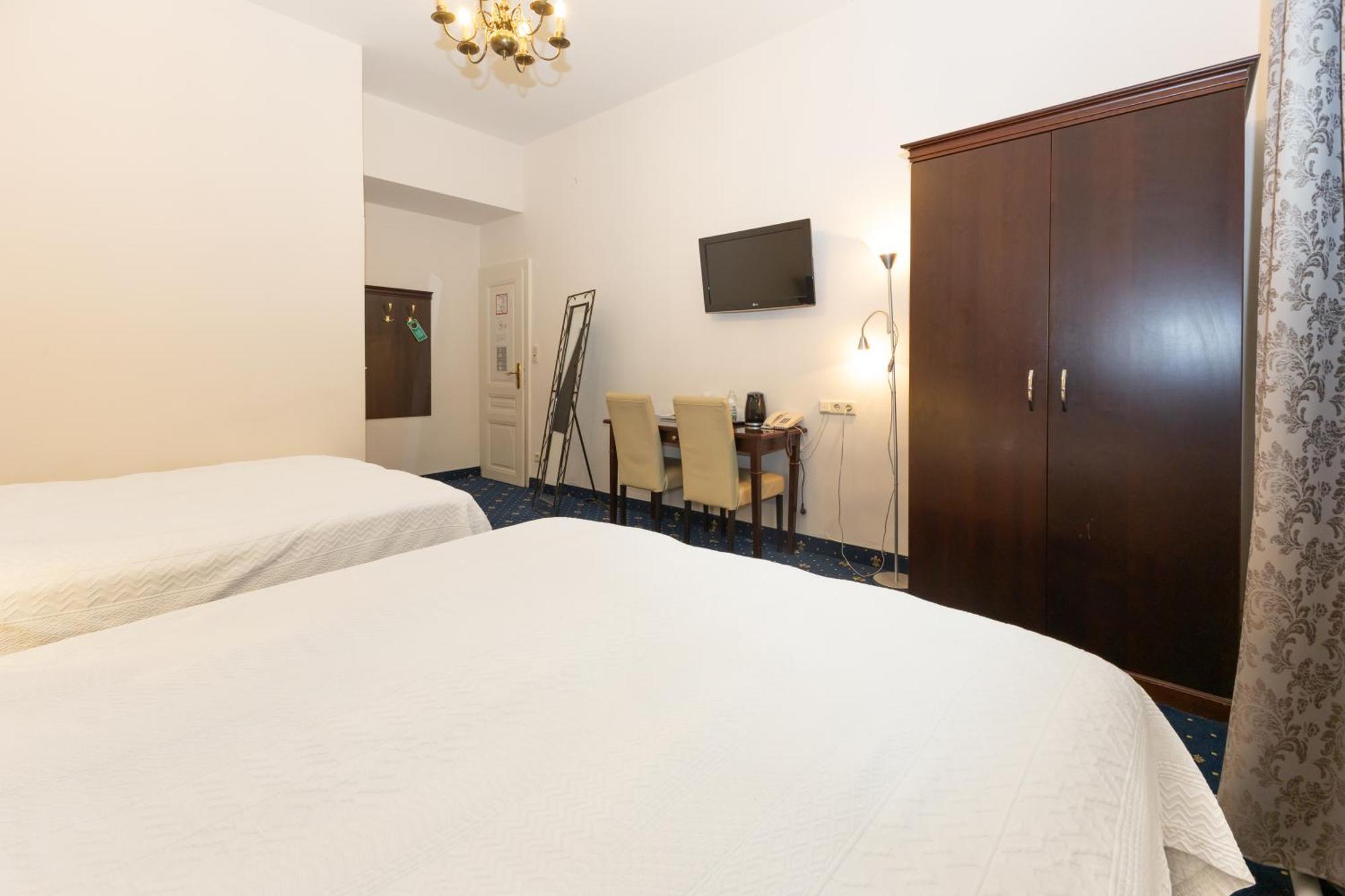 Hotel Viktoria Schoenbrunn Vienna Room photo