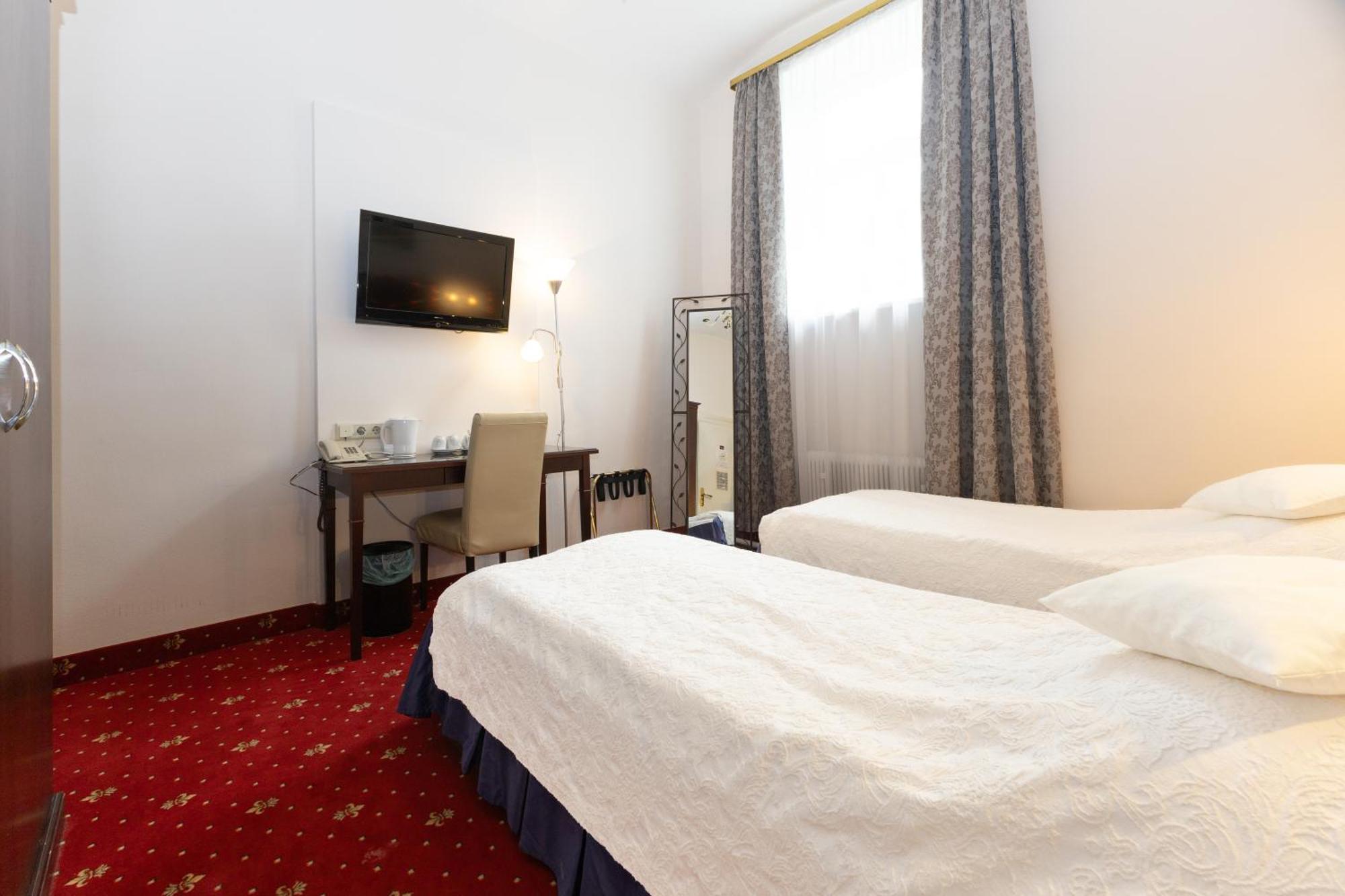 Hotel Viktoria Schoenbrunn Vienna Exterior photo