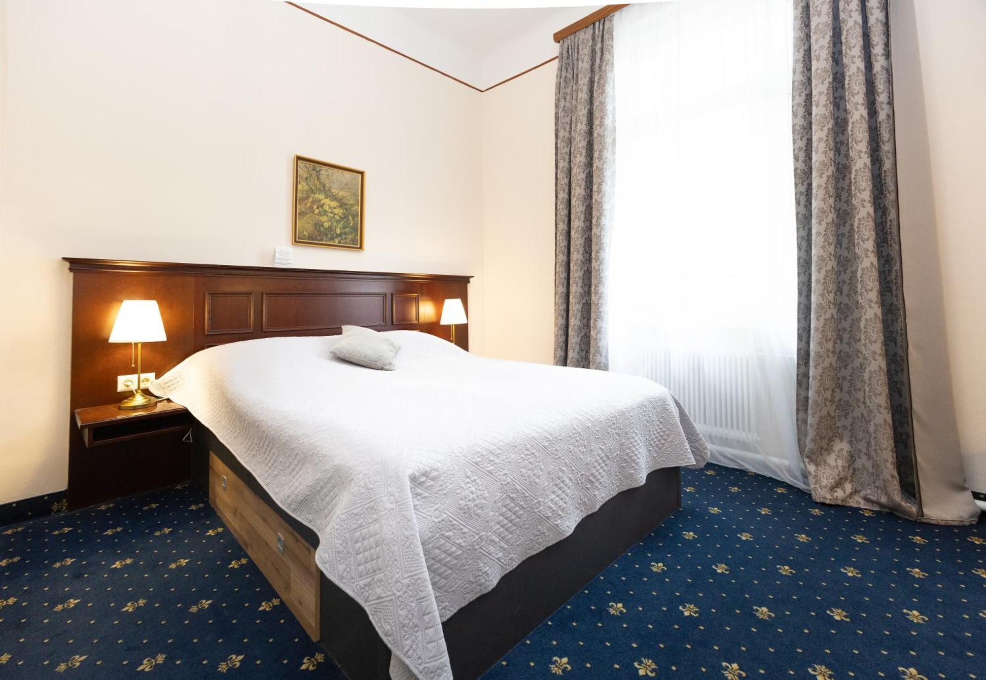 Hotel Viktoria Schoenbrunn Vienna Room photo